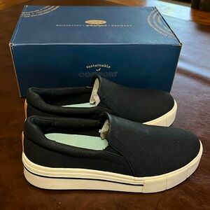 Dr Scholl’s Happiness Lo Sneaker. Women’s size 6